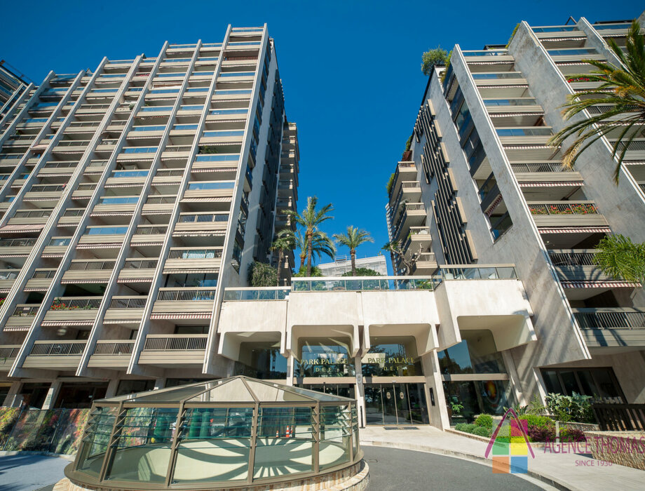 Parcheggio Doppio nel Carré d'Or