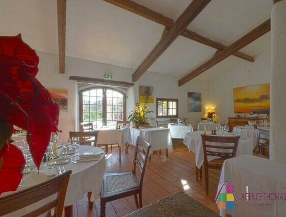 AFFASCINANTE RISTORANTE ALBERGHIERO IN PROVENZA