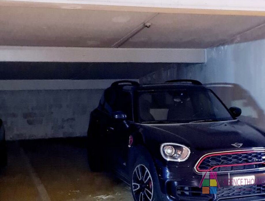 Parcheggio Doppio nel Carré d'Or