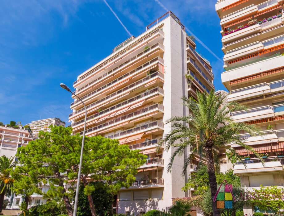 ELEGANTE MONOLOCALE CHIAVI IN MANO CON BALCONE E VISTA SUL MARE