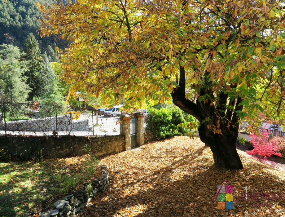 Casa di famiglia con terreno e vista panoramica - Opportunità unica